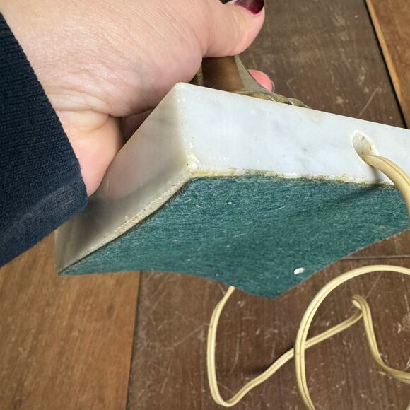 Vintage Fall leaf Milk Glass Brass marble base accent table lamp - Picture 14 of 15